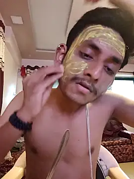 Snapshot of yung_cplz chatting on 8, 11, 2025 yung cplz online show from 8, 11, 2025