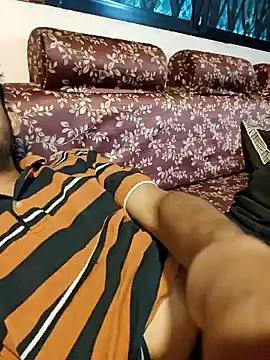 Snapshot of yung_cplz chatting on 8, 1, 2026 yung cplz online show from 8, 1, 2026