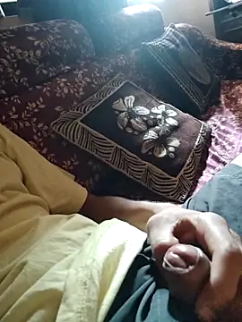 Snapshot of yung_cplz chatting on 1, 3, 2026 yung cplz online show from 1, 3, 2026