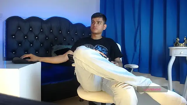 Charlie Cock  online show from 9, 11, 2025