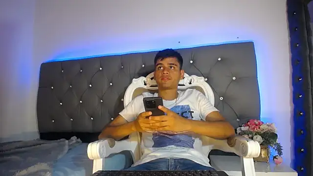 Charlie Cock  online show from 5, 11, 2025