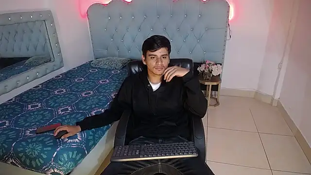 Charlie Cock  online show from 28, 9, 2025