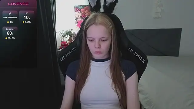 Snapshot of Luna_Navy chatting on 23, 9, 2025 Luna Navy online show from 23, 9, 2025