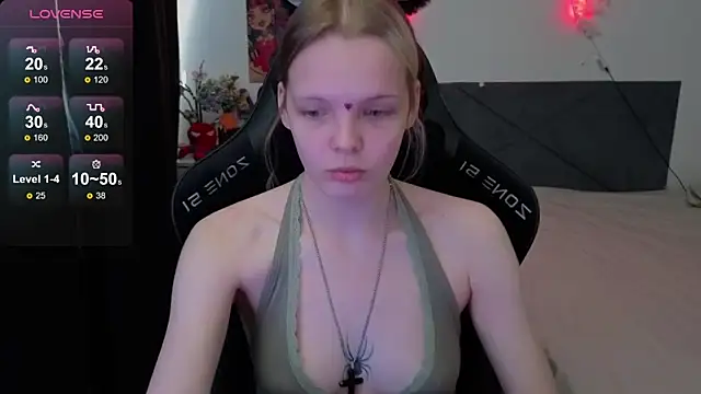 Snapshot of Luna_Navy chatting on 12, 9, 2025 Luna Navy online show from 12, 9, 2025