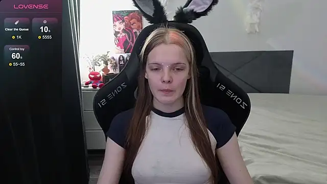 Snapshot of Luna_Navy chatting on 20, 9, 2025 Luna Navy online show from 20, 9, 2025