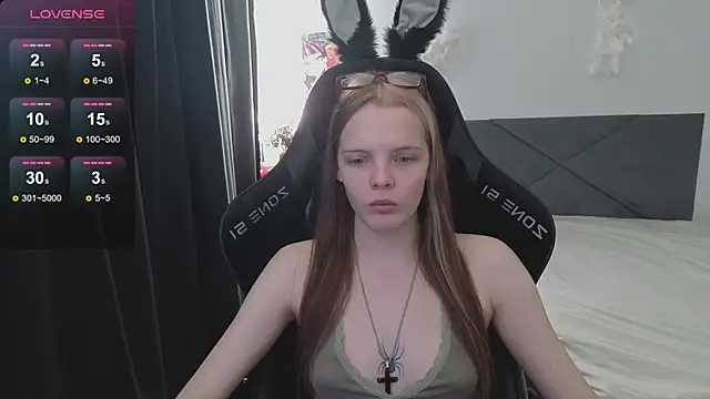 Snapshot of Luna_Navy chatting on 30, 9, 2025 Luna Navy online show from 30, 9, 2025