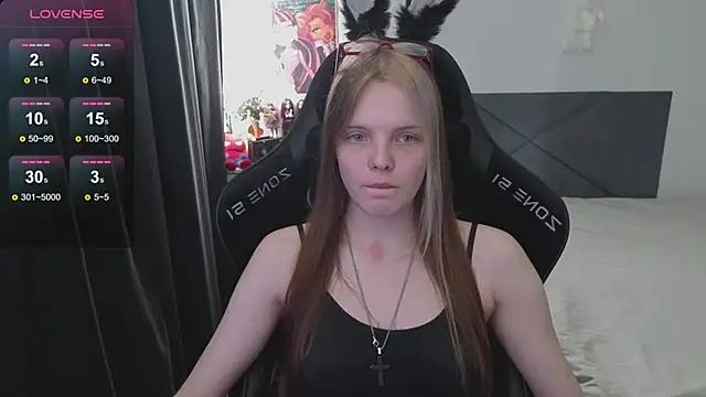 Snapshot of Luna_Navy chatting on 28, 9, 2025 Luna Navy online show from 28, 9, 2025