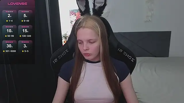 Snapshot of Luna_Navy chatting on 21, 9, 2025 Luna Navy online show from 21, 9, 2025