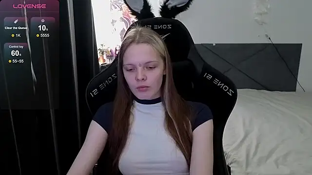 Snapshot of Luna_Navy chatting on 13, 9, 2025 Luna Navy online show from 13, 9, 2025