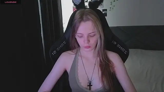 Snapshot of Luna_Navy chatting on 23, 11, 2025 Luna Navy online show from 23, 11, 2025