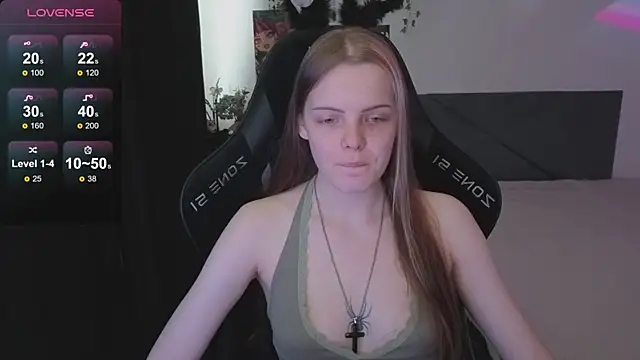 Snapshot of Luna_Navy chatting on 28, 11, 2025 Luna Navy online show from 28, 11, 2025