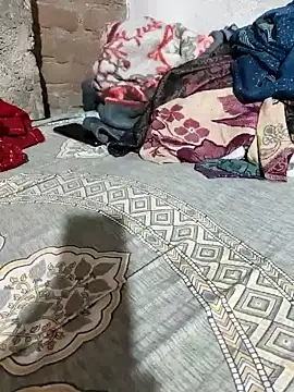 POOJACOUPLE online show from 12, 11, 2025