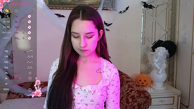 Snapshot of Eva_Maller chatting on 3, 11, 2025 Eva Maller online show from 3, 11, 2025