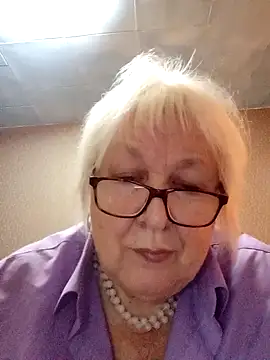 Snapshot of Alexia64231 chatting on 27, 10, 2025 Alexia64231 online show from 27, 10, 2025