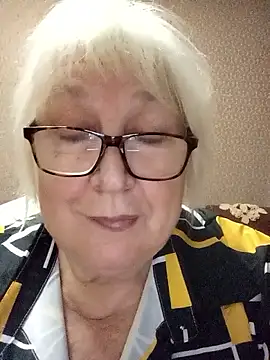 Snapshot of Alexia64231 chatting on 10, 11, 2025 Alexia64231 online show from 10, 11, 2025