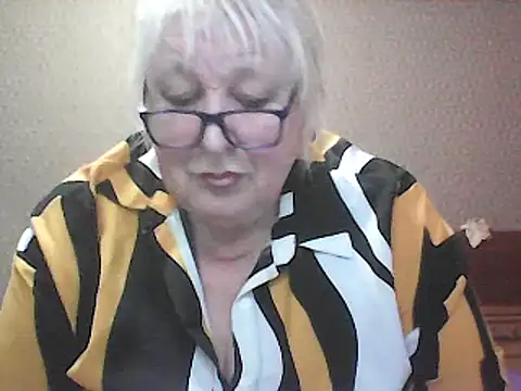 Snapshot of Alexia64231 chatting on 20, 10, 2025 Alexia64231 online show from 20, 10, 2025