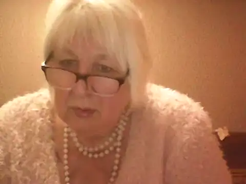 Snapshot of Alexia64231 chatting on 21, 10, 2025 Alexia64231 online show from 21, 10, 2025