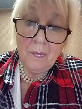 Snapshot of Alexia64231 chatting on 5, 11, 2025 Alexia64231 online show from 5, 11, 2025