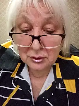 Snapshot of Alexia64231 chatting on 23, 11, 2025 Alexia64231 online show from 23, 11, 2025