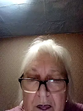 Snapshot of Alexia64231 chatting on 13, 11, 2025 Alexia64231 online show from 13, 11, 2025