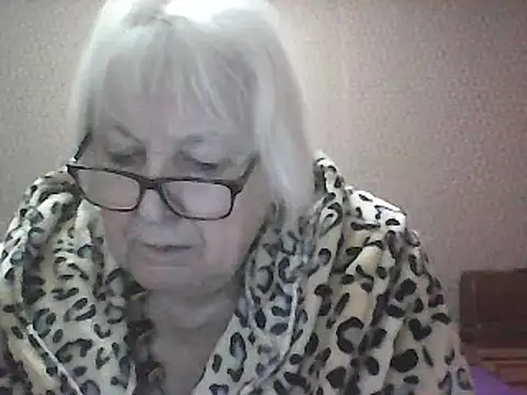 Snapshot of Alexia64231 chatting on 18, 10, 2025 Alexia64231 online show from 18, 10, 2025
