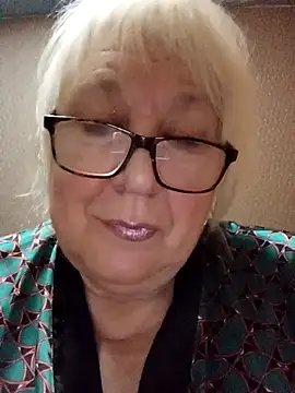 Snapshot of Alexia64231 chatting on 3, 11, 2025 Alexia64231 online show from 3, 11, 2025