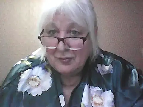 Alexia64231 online show from 3, 12, 2025