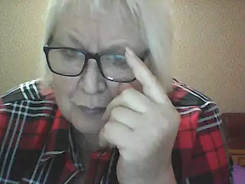 Snapshot of Alexia64231 chatting on 12, 10, 2025 Alexia64231 online show from 12, 10, 2025