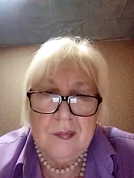 Snapshot of Alexia64231 chatting on 6, 11, 2025 Alexia64231 online show from 6, 11, 2025