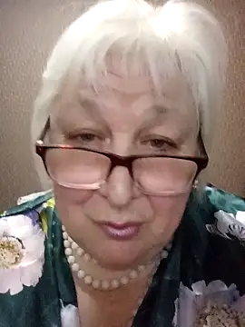 Snapshot of Alexia64231 chatting on 17, 11, 2025 Alexia64231 online show from 17, 11, 2025