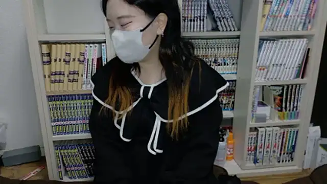 Snapshot of MIKE_chan chatting on 4, 3, 2026 MIKE chan online show from 4, 3, 2026