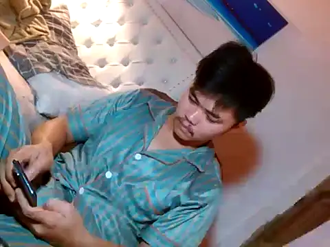 hot emman online show from 9, 4, 2026