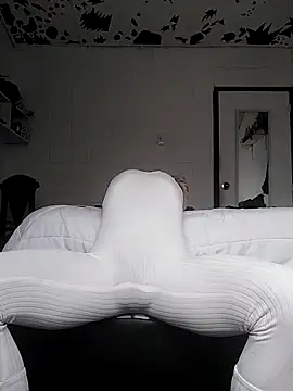 oxxy jean online show from 25, 5, 2026