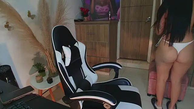 LuluMonroe Eup online show from 8, 5, 2026