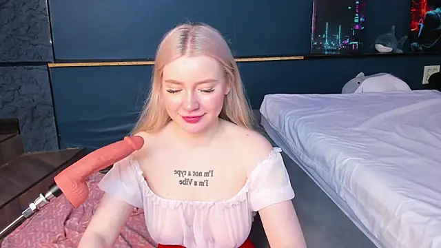 Lillie Berry online show from 18, 4, 2026