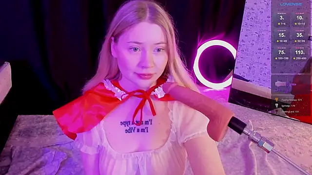 Lillie Berry online show from 24, 11, 2025