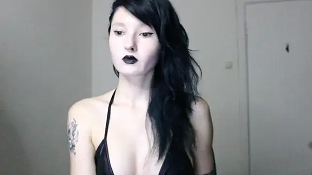 Snapshot of midnightsiren777 chatting on 14, 11, 2025 midnightsiren777 online show from 14, 11, 2025