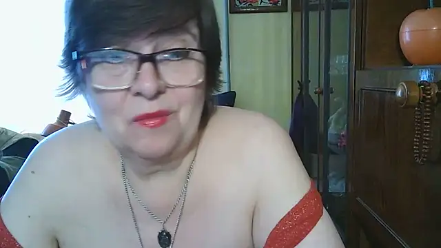 Snapshot of VeronicaGold511 chatting on 14, 6, 2026 VeronicaGold511 online show from 14, 6, 2026