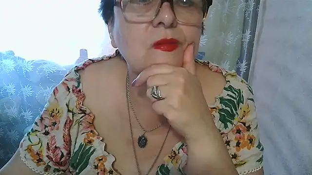 Snapshot of VeronicaGold511 chatting on 1, 7, 2026 VeronicaGold511 online show from 1, 7, 2026