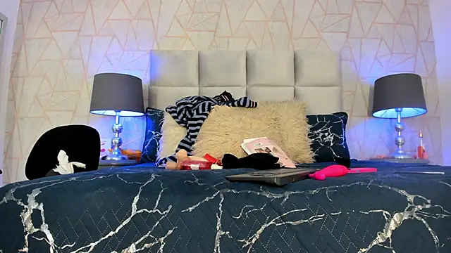 Yara Bliss  online show from 21, 12, 2025