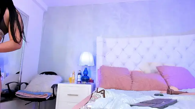 Yara Bliss  online show from 11, 10, 2025