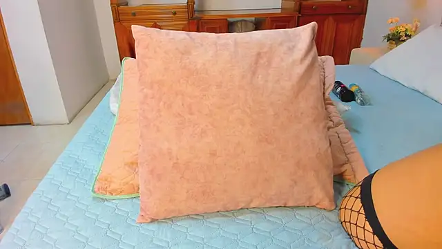 Snapshot of Tatihornyy chatting on 25, 10, 2025 Tatihornyy online show from 25, 10, 2025