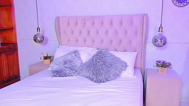 Snapshot of Tatihornyy chatting on 8, 10, 2025 Tatihornyy online show from 8, 10, 2025