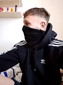 Snapshot of P_E_R_V_I_T_I_N chatting on 11, 4, 2026 P E R V I T I N online show from 11, 4, 2026