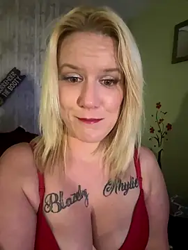 RhondaRump online show from 23, 10, 2025