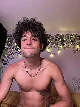 Snapshot of Oliver_11Ed chatting on 20, 3, 2026 Oliver 11Ed online show from 20, 3, 2026