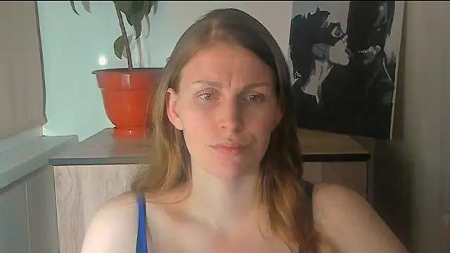 JuliaMuuun online show from 4, 4, 2026