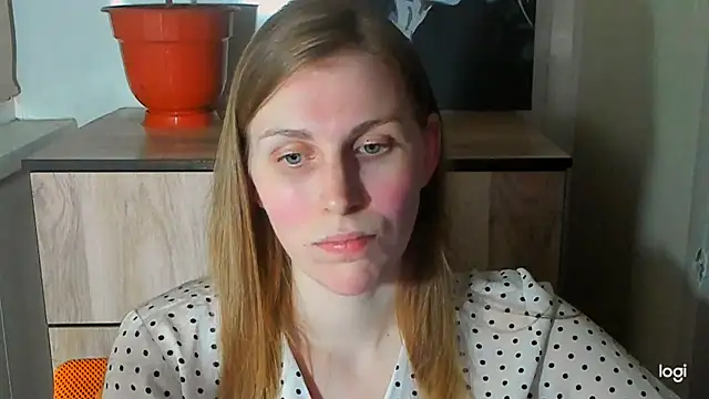 JuliaMuuun online show from 13, 7, 2026