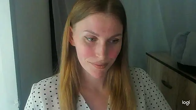 JuliaMuuun online show from 7, 6, 2026