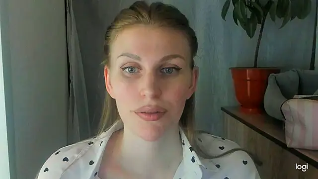 JuliaMuuun online show from 6, 6, 2026